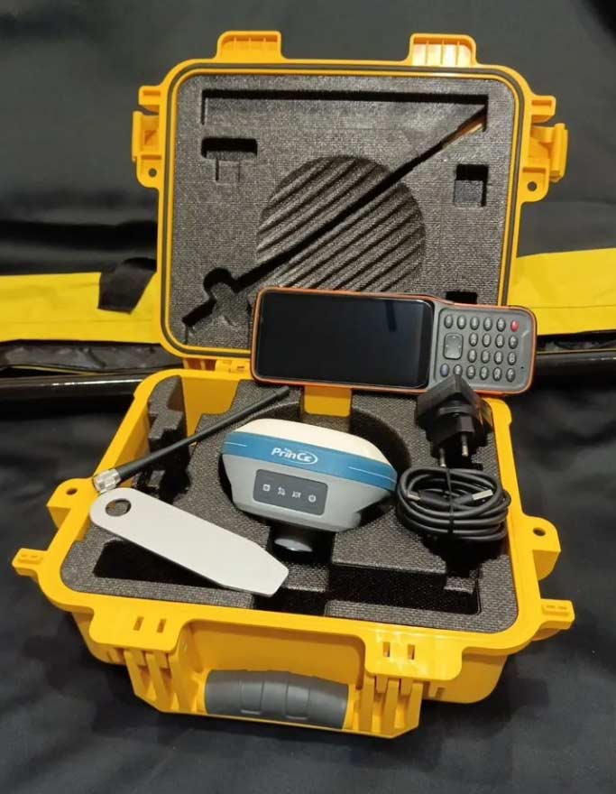 Комплект GNSS PrinCe i30, контроллер HCE600